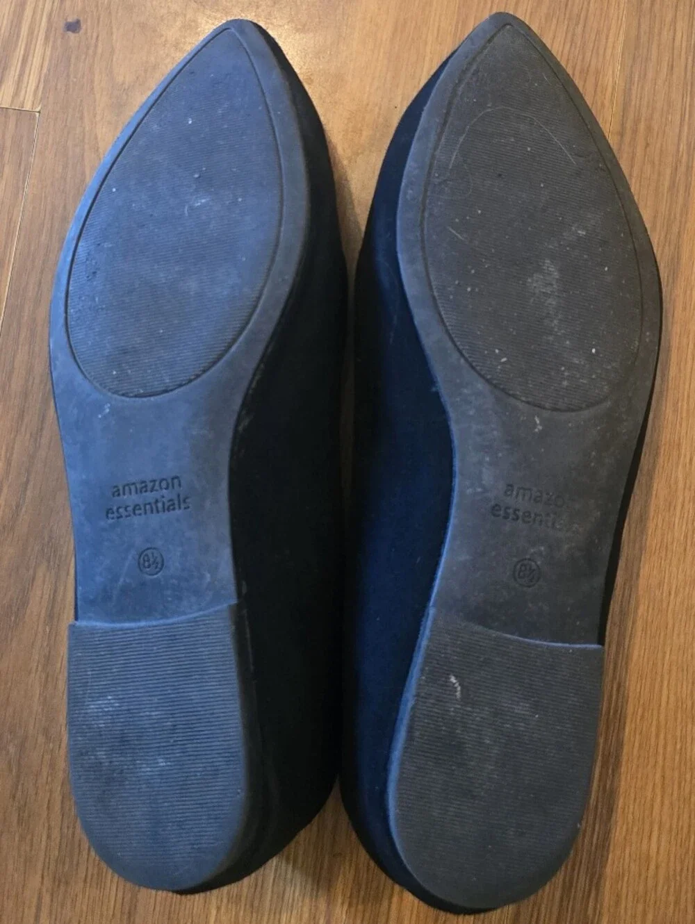 Amazon Essentials Black Pointed Ballet Flats - Picture 4 of 4